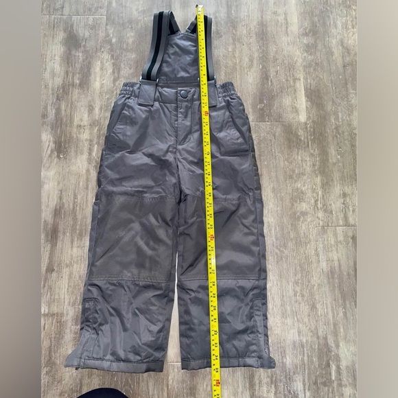 Child bib snow pants 4-5T - Picture 3 of 9